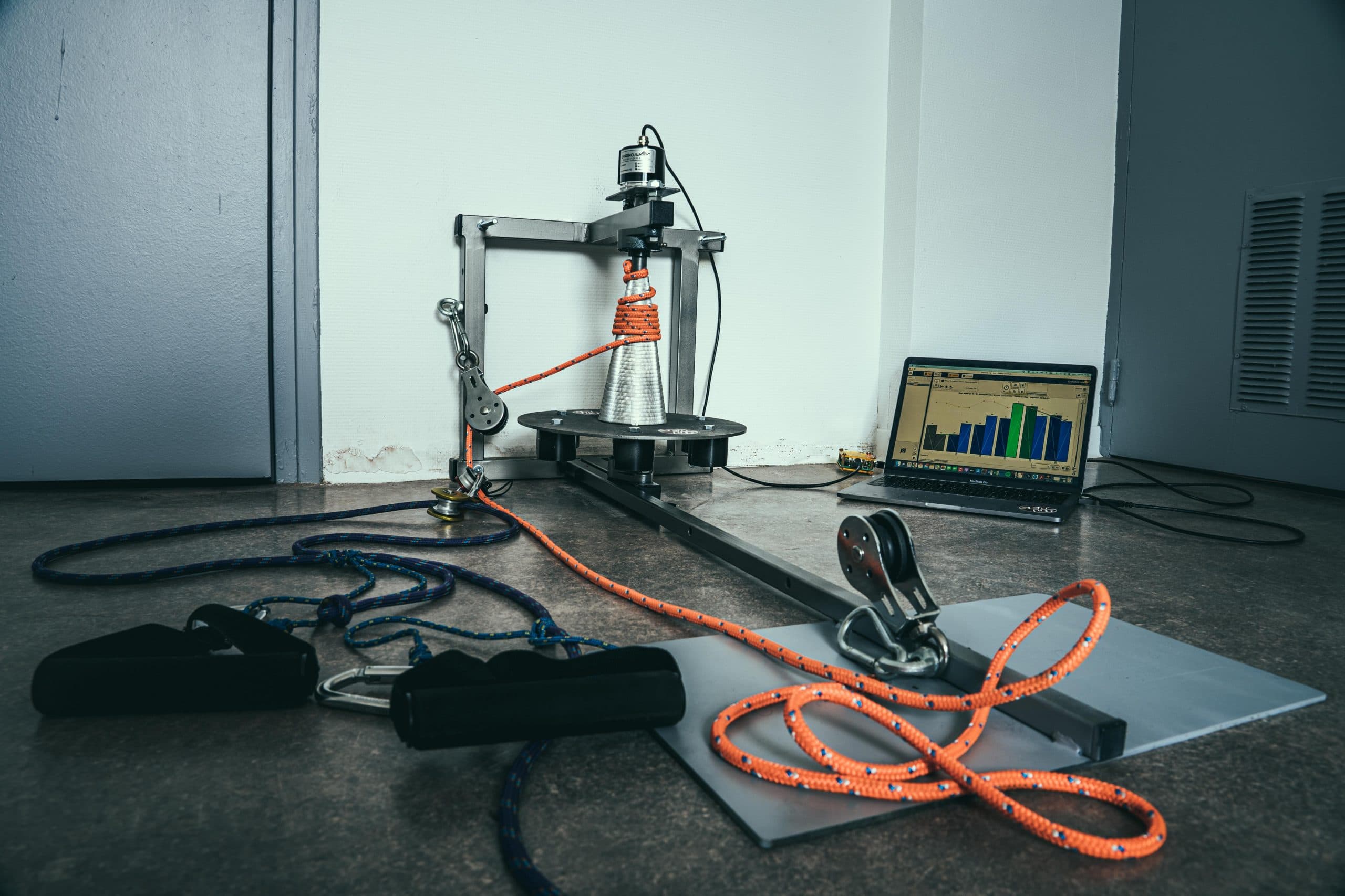 Les 5 Meilleurs Exercices Iso-Inertiels pour Améliorer la Force et la Puissance (Avec Bibliographie et Exemples de Protocoles)